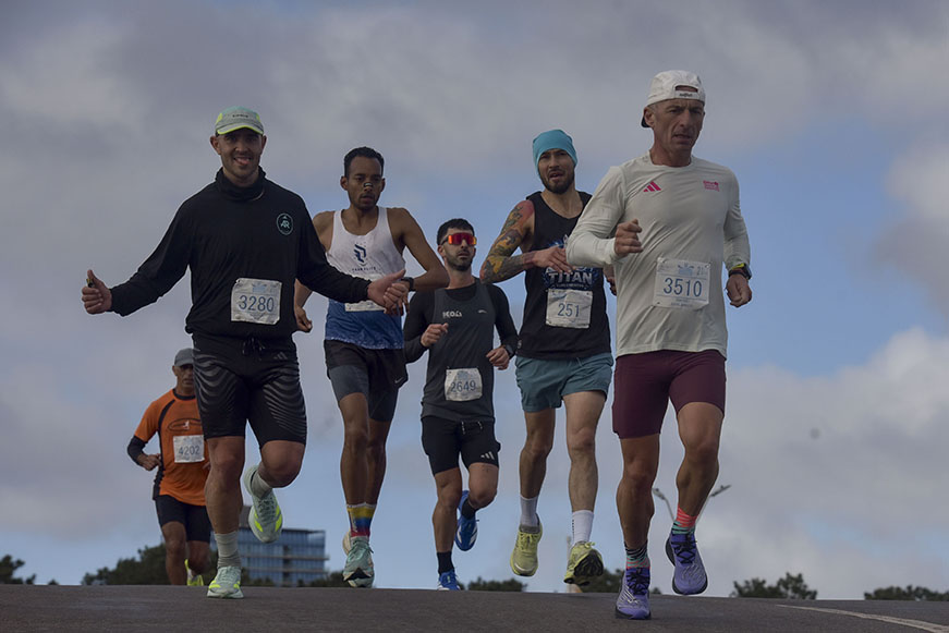 grupo de corredores en la maraton de Punta del Este